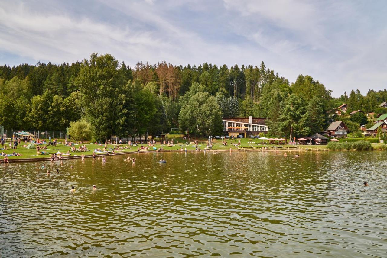 Готель Camp Dolce Трутнов Екстер'єр фото