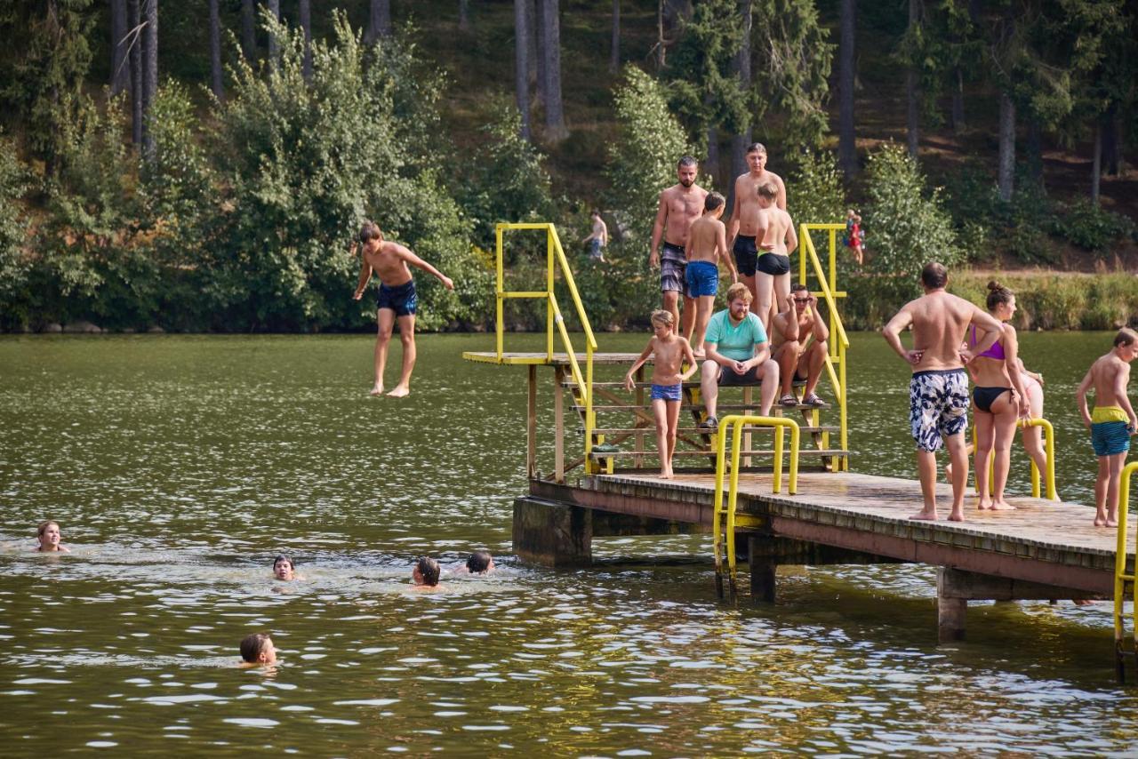 Готель Camp Dolce Трутнов Екстер'єр фото