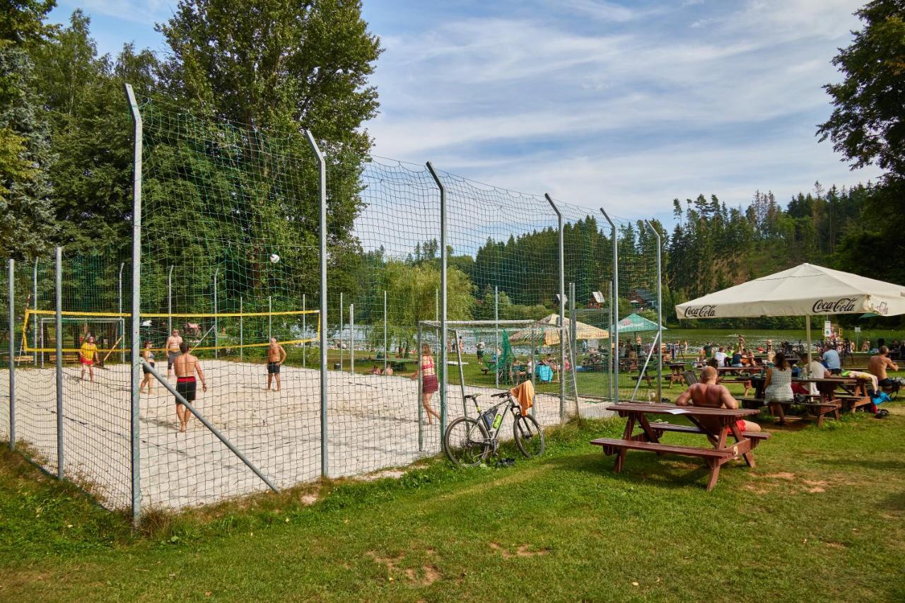 Готель Camp Dolce Трутнов Екстер'єр фото