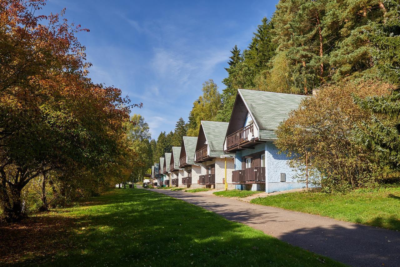 Готель Camp Dolce Трутнов Екстер'єр фото