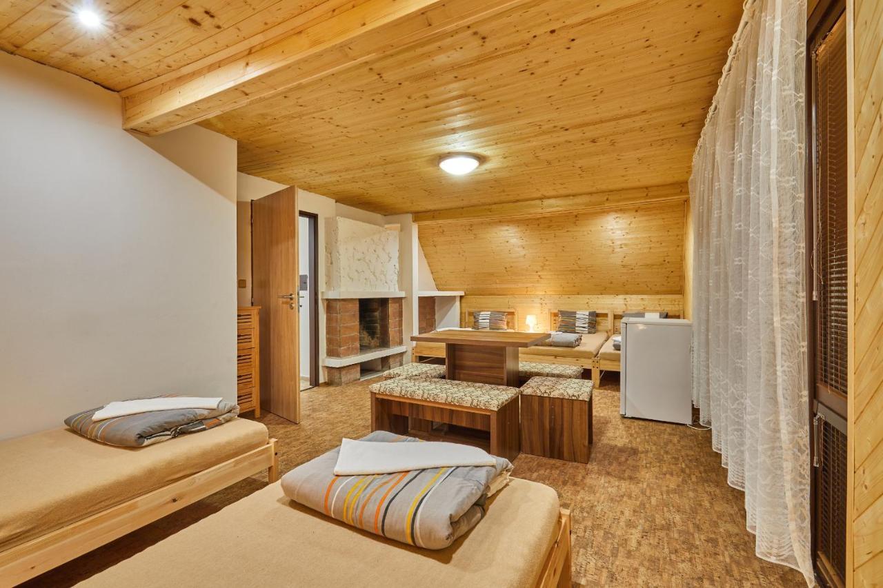 Готель Camp Dolce Трутнов Екстер'єр фото
