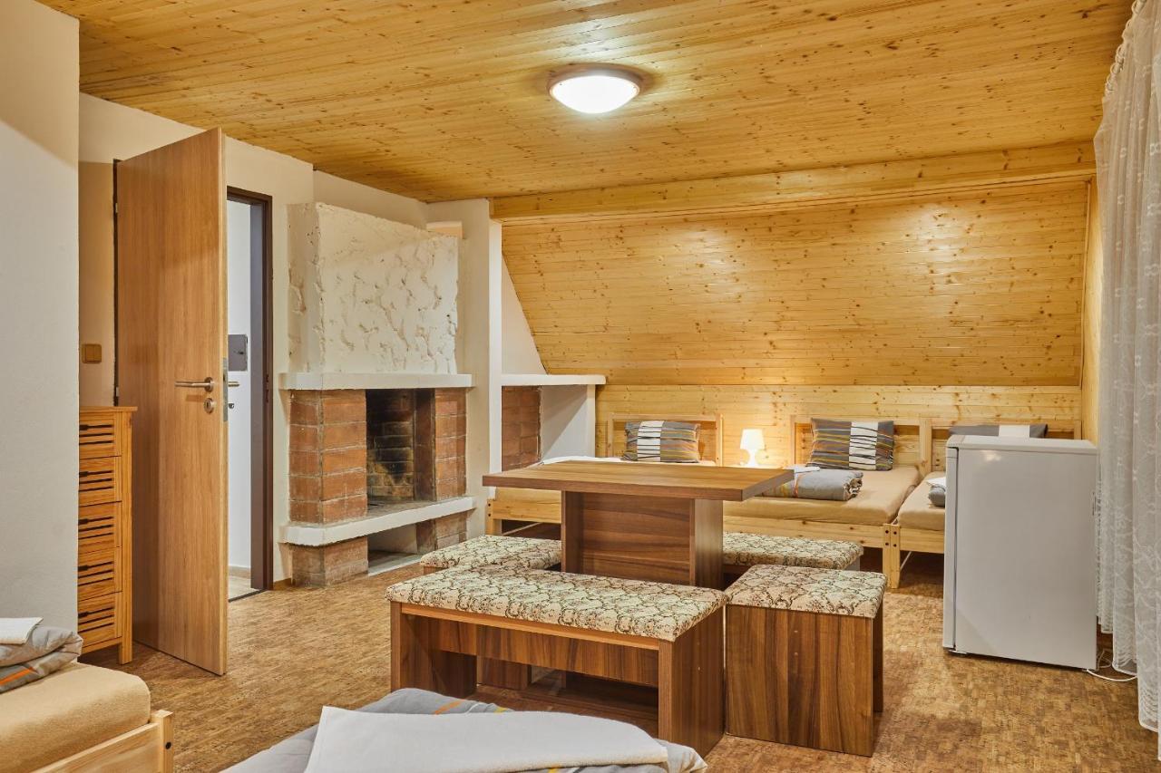 Готель Camp Dolce Трутнов Екстер'єр фото